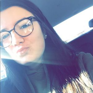 Meet your Posher, Ally